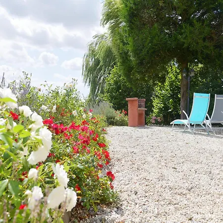 Nature Hideaway In St Germain Du Pert Feriehus *